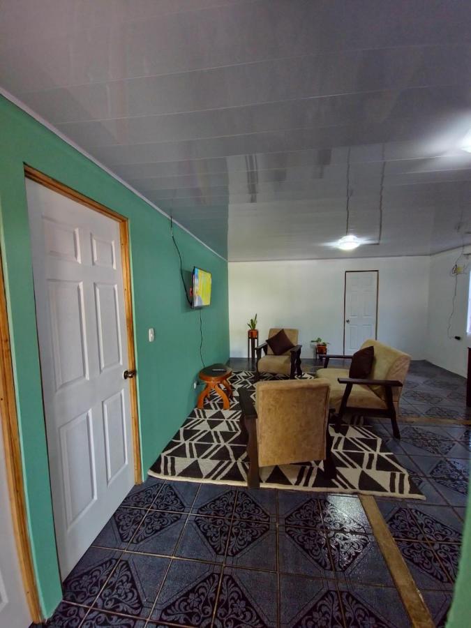 Micheck Beach House تورتوجويرو المظهر الخارجي الصورة
