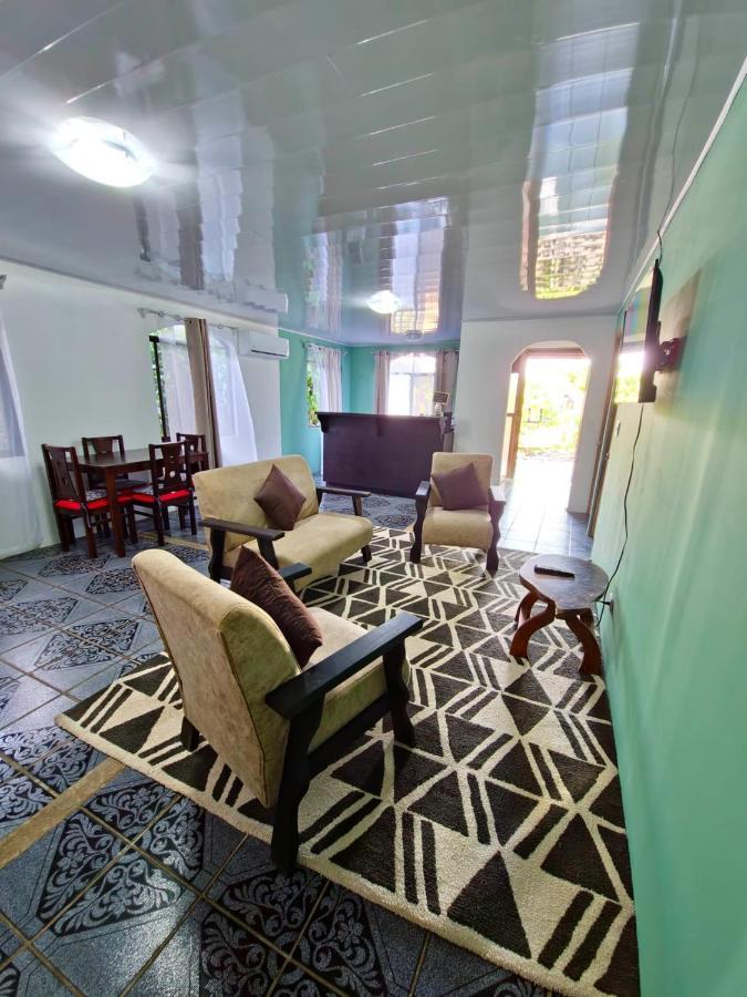 Micheck Beach House تورتوجويرو المظهر الخارجي الصورة